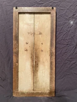 Fenêtre indienne en bois patiné verte