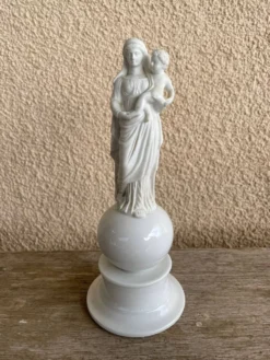 figurine de madone en biscuit français antique