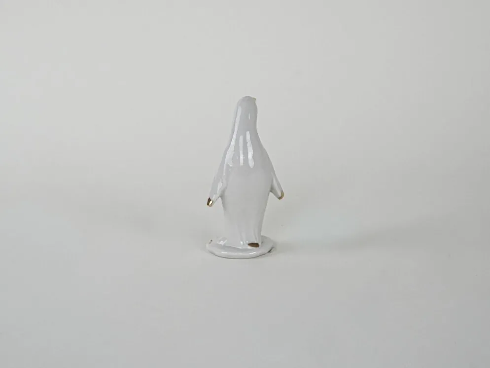 Figurine de pingouin en porcelaine, design italien, années 1970, fabriquée en Italie.