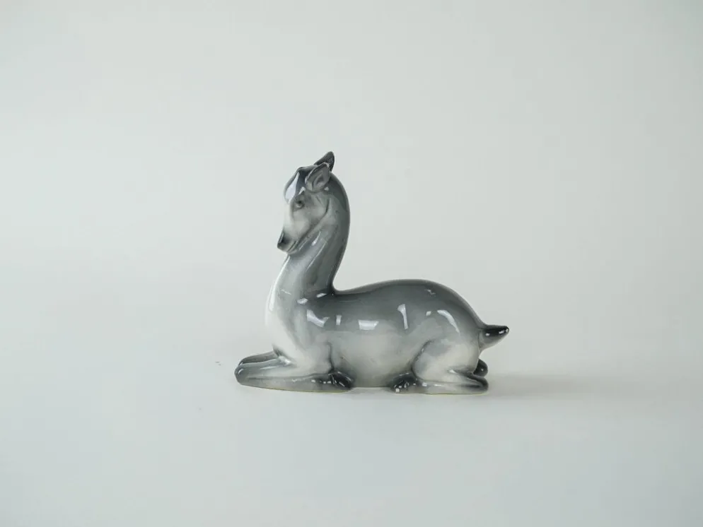Figurine en céramique de cerf, design danois, années 1970, production : Danemark