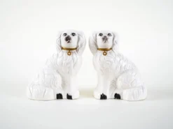 Figurines de chien en céramique, style anglais, années 1970, fabriquées en Angleterre.