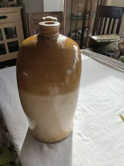 Flacon à whisky en grès de Bristol, à côtés plats, 2 gallons, victorien (vers 1900)