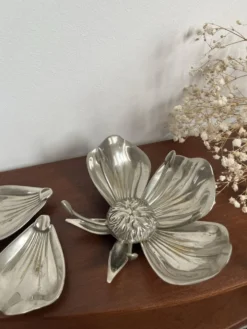 Fleur cendrier vintage en métal argenté