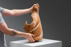 Forme sculpturale en chêne solide
