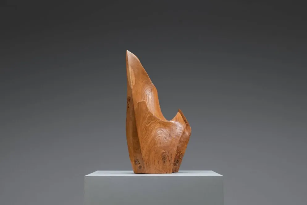Forme sculpturale en chêne solide