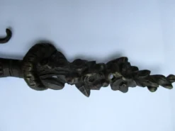 Fronton ancien en bronze