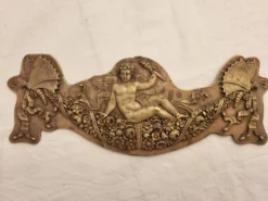 Fronton bronze