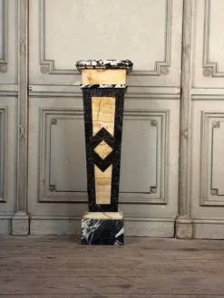 Gaine en marbre grand antique, onyx et gris saint Anne vers 1880