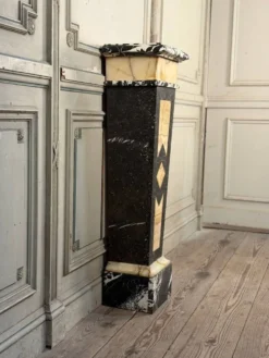 Gaine en marbre grand antique, onyx et gris saint Anne vers 1880