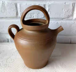 Gargoulette vintage fait main en grès marron vernissé