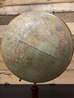 Globe antique allemand de table par Paul Räth & Dr A Krause, Leipzig années 1920.