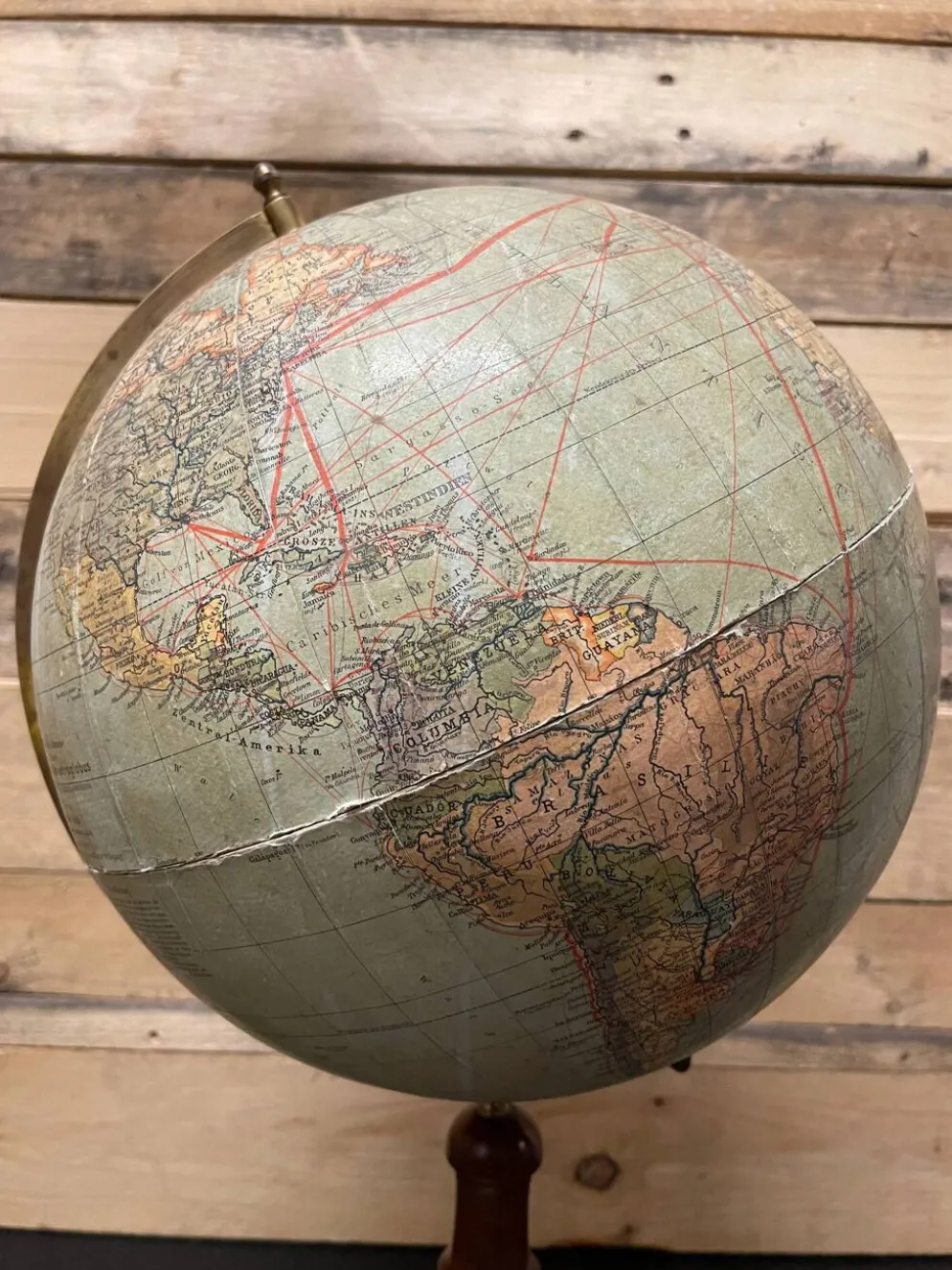 Globe antique allemand de table par Paul Räth & Dr A Krause, Leipzig années 1920.