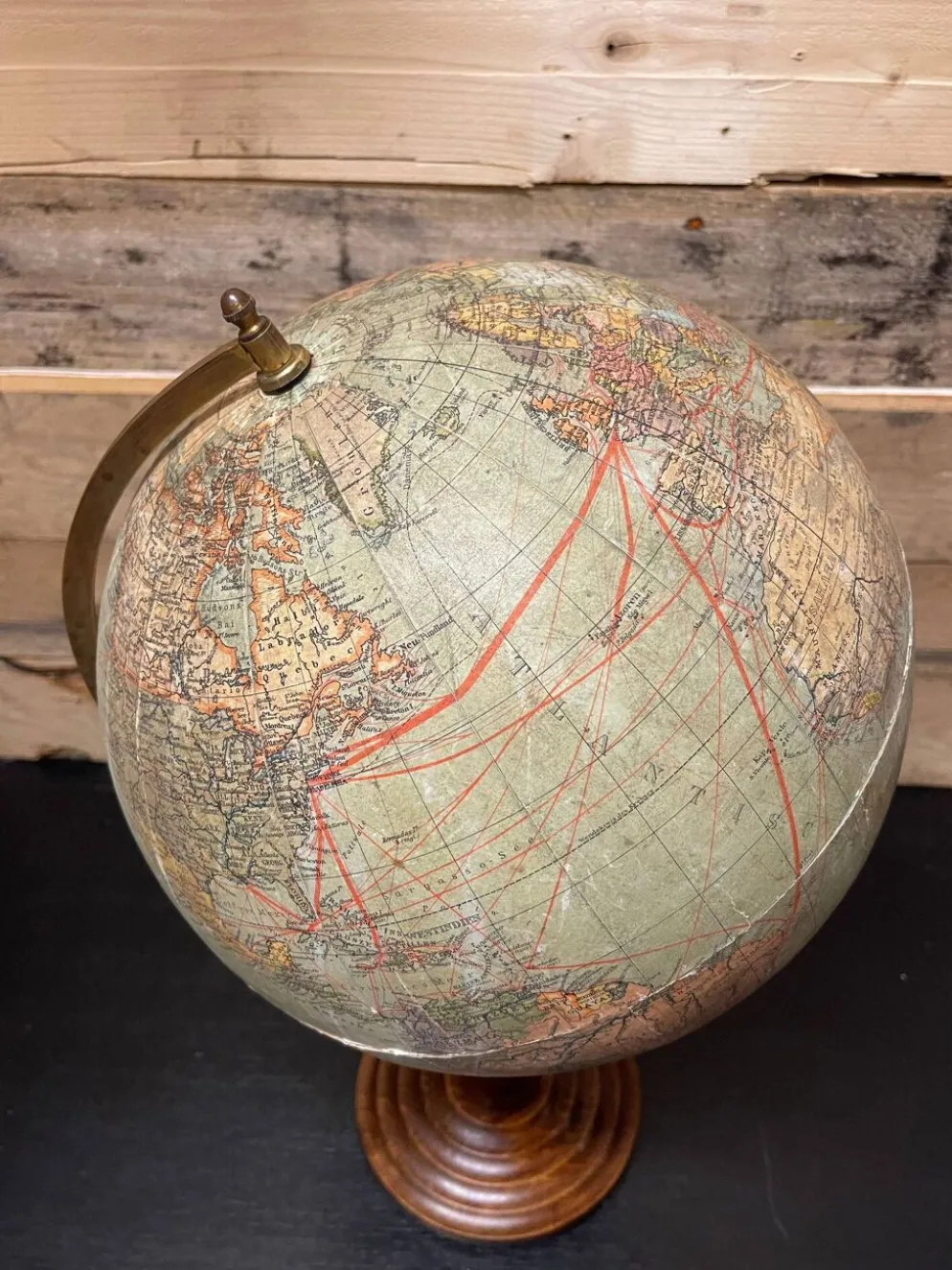 Globe antique allemand de table par Paul Räth & Dr A Krause, Leipzig années 1920.
