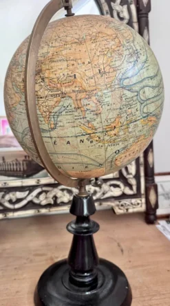Globe antique Forest 1920