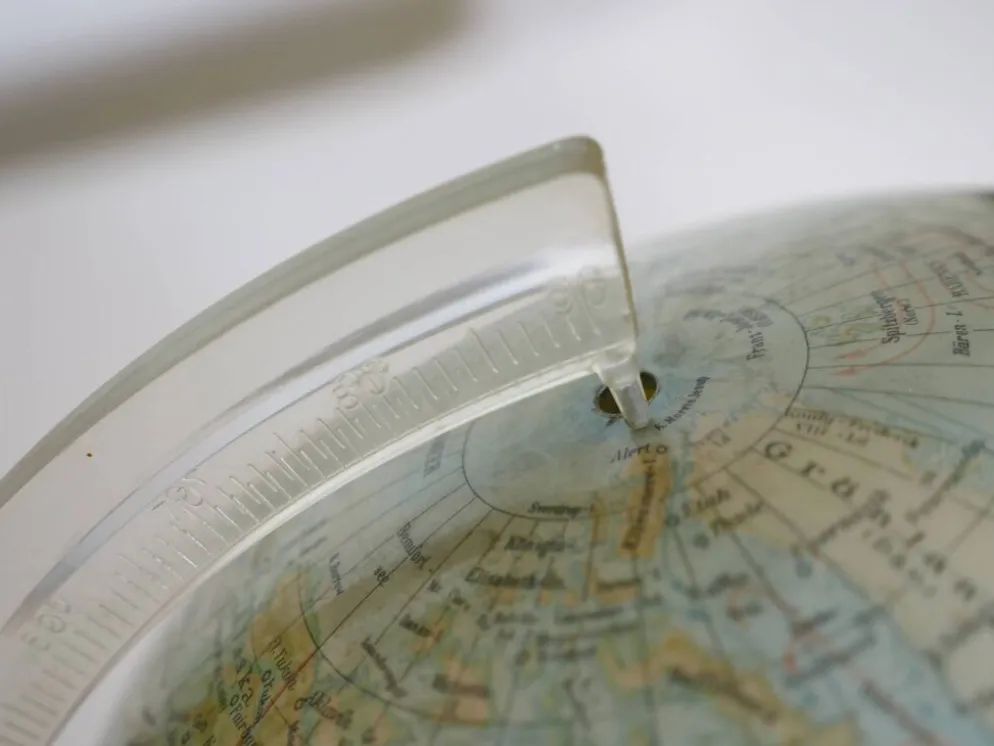 Globe illuminé de l'ère spatiale par Marco Polo pour Südwest Verlag, années 1970.