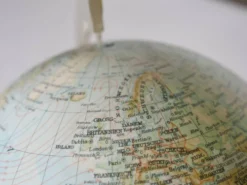 Globe illuminé de l'ère spatiale par Marco Polo pour Südwest Verlag, années 1970.
