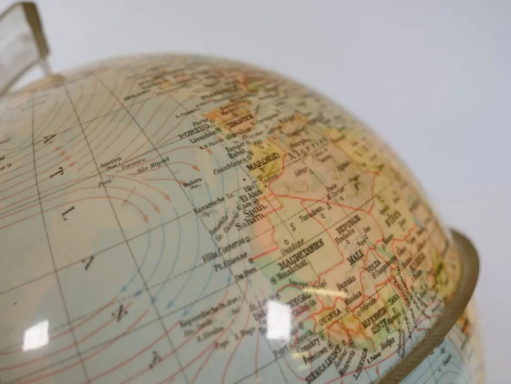 Globe illuminé de l'ère spatiale par Marco Polo pour Südwest Verlag, années 1970.
