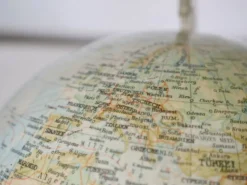 Globe illuminé de l'ère spatiale par Marco Polo pour Südwest Verlag, années 1970.