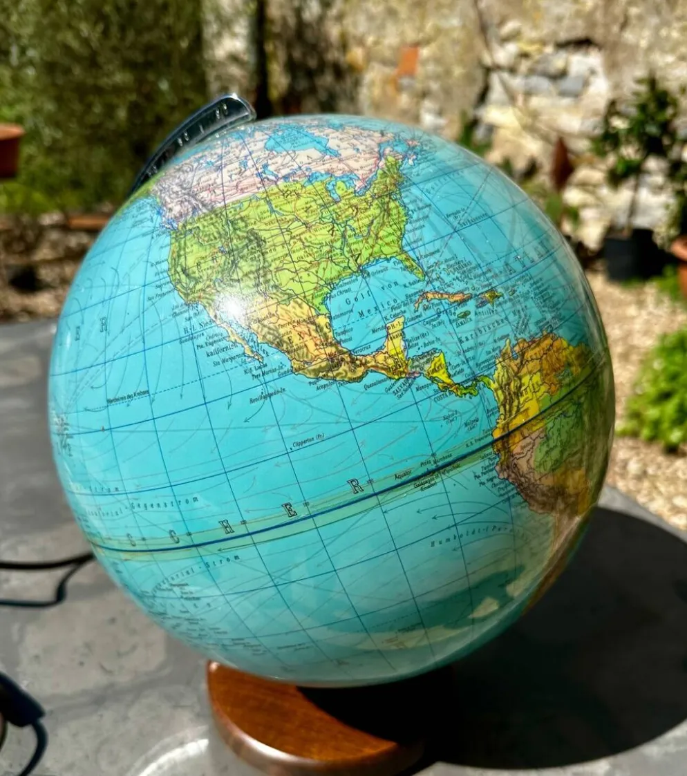 Globe terrestre 1970