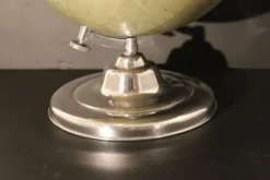 Globe terrestre des années 1960
