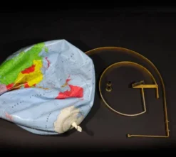 Globe terrestre gonflable vintage sur support, 1960, Taride Sevylor