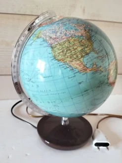 Globe terrestre lumineux