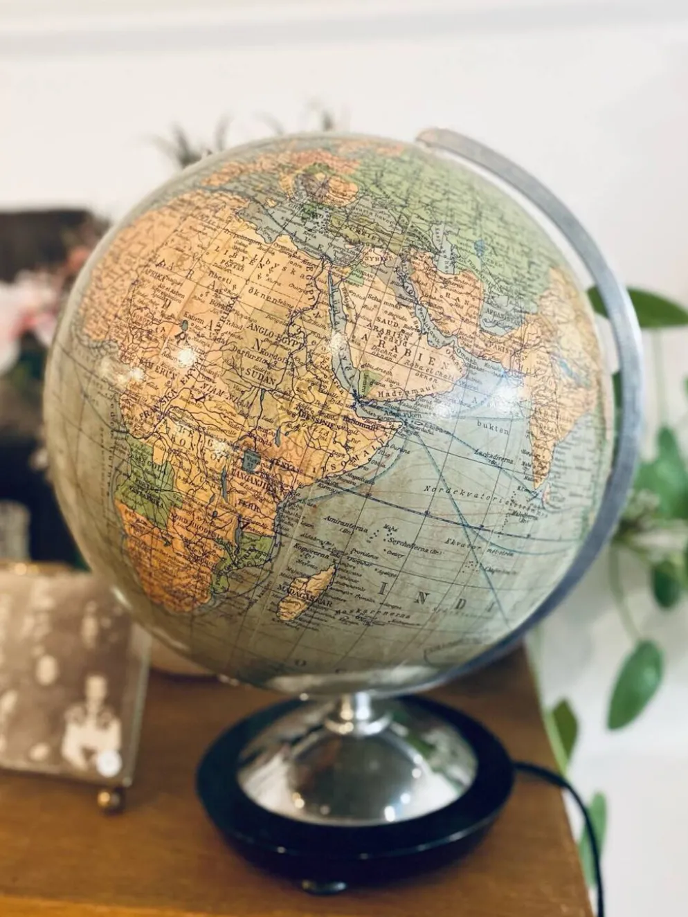 Globe terrestre lumineux Columbus Jordglob, Suède, 1950s
