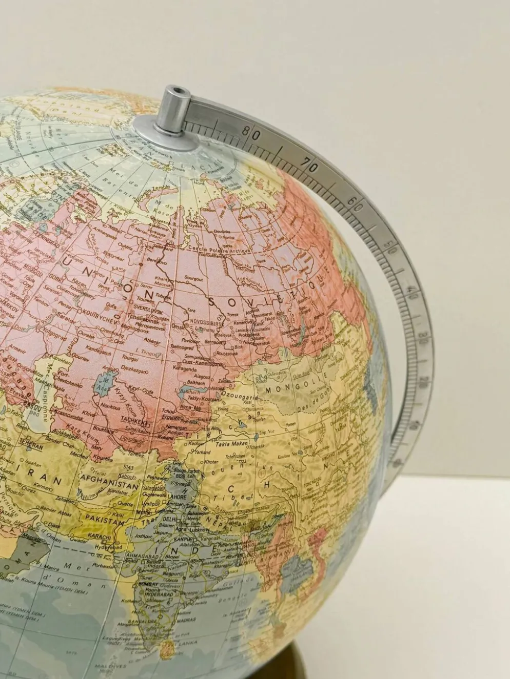 Globe terrestre lumineux de RÄTH en verre, bois et métal, Allemagne 1975