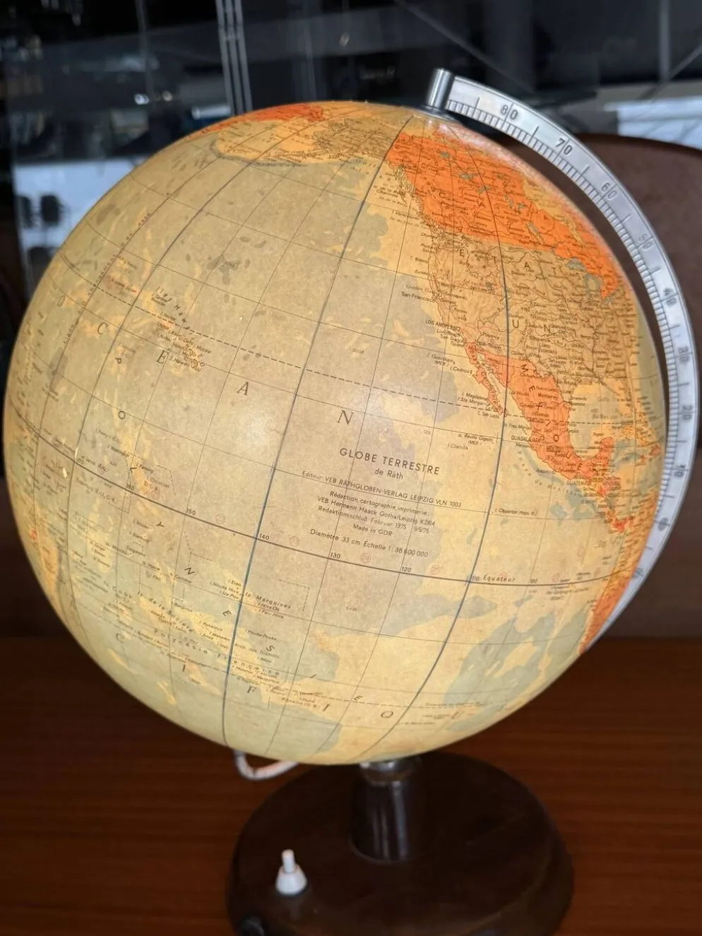 Globe terrestre lumineux de RÄTH en verre, bois et métal, Allemagne 1975