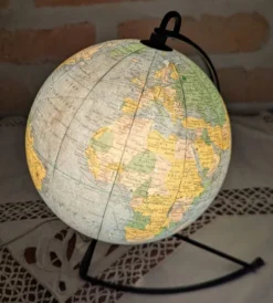 Globe Terrestre Lumineux en verre Girard et Barrère années 60 - 1/8000