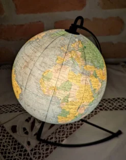 Globe Terrestre Lumineux en verre Girard et Barrère années 60 - 1/8000