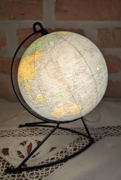 Globe Terrestre Lumineux en verre Girard et Barrère années 60 - 1/8000