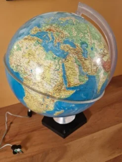 Globe terrestre lumineux, mappemonde par Grange Batelière à Paris - 1970