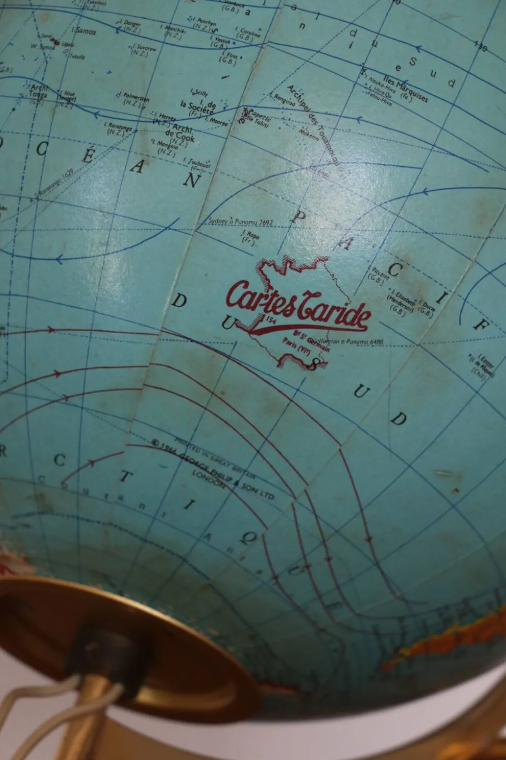Globe terrestre lumineux TARIDE verre 1966