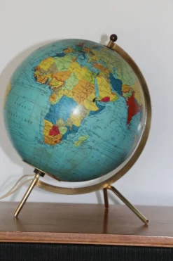 Globe terrestre lumineux TARIDE verre 1966