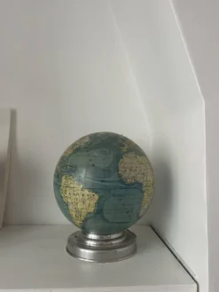 Globe terrestre lumineux vintage – fin des années 1940 / début 1950