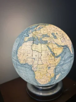 Globe terrestre lumineux vintage – fin des années 1940 / début 1950