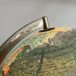 Globe terrestre lumineux vintage