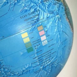 Globe terrestre lumineux vintage