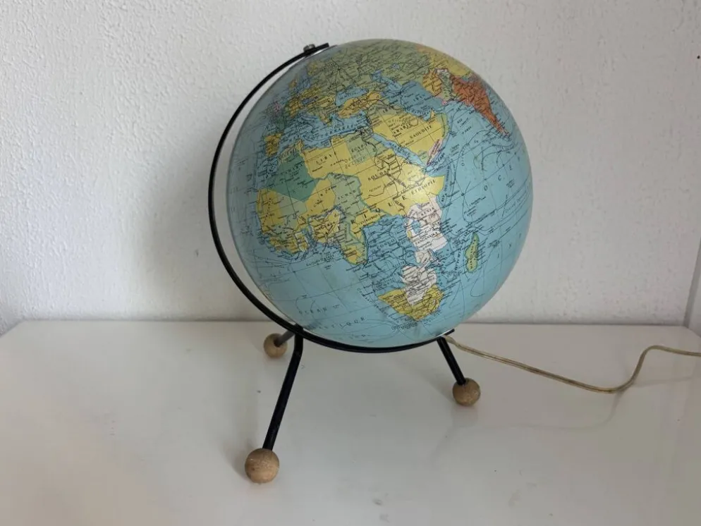 Globe terrestre, mappemonde tripode en verre Taride, 1962