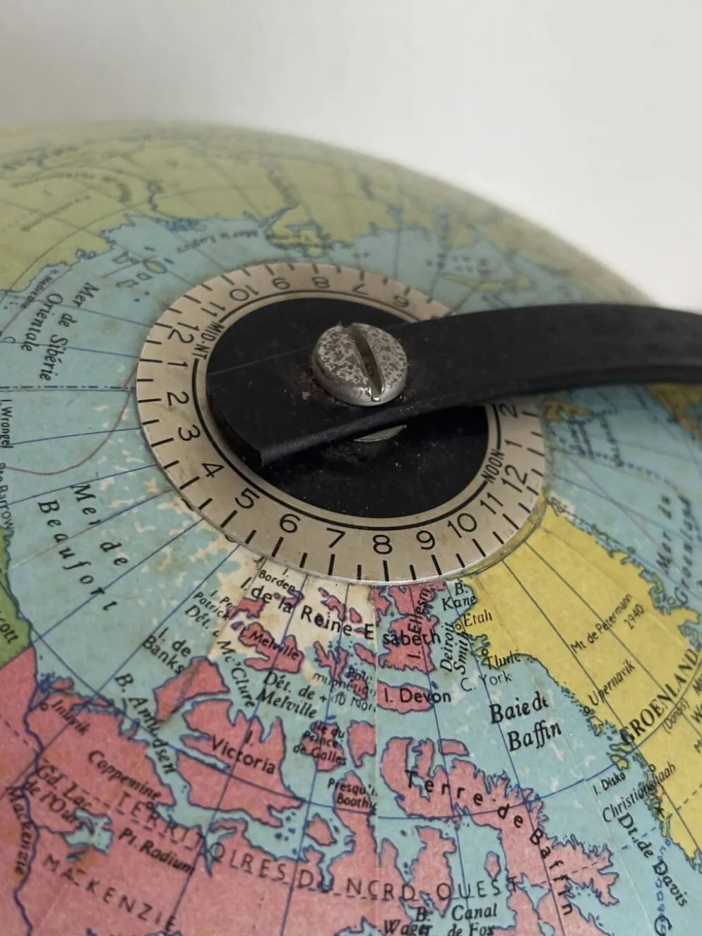 Globe terrestre, mappemonde tripode en verre Taride, 1962
