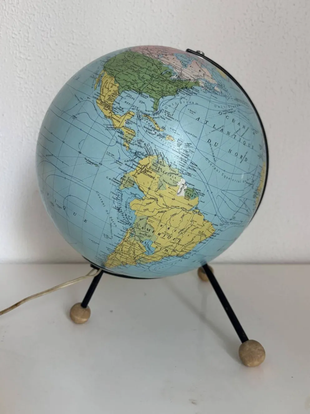 Globe terrestre, mappemonde tripode en verre Taride, 1962