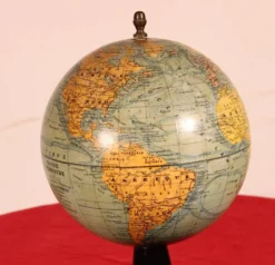 Globe terrestre par J.Forest Paris- 19° siècle