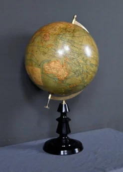 Globe terrestre signé J.Forest – Fin XIXe
