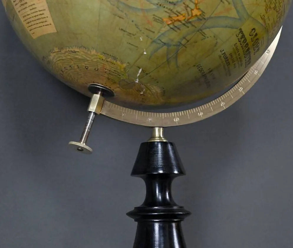 Globe terrestre signé J.Forest – Fin XIXe