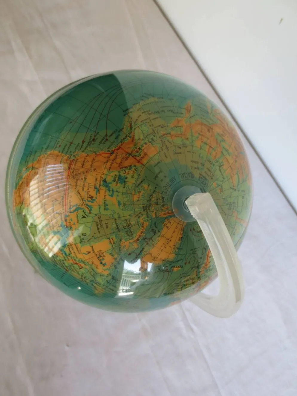 globe terrestre /socle plastic noir