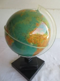 globe terrestre /socle plastic noir