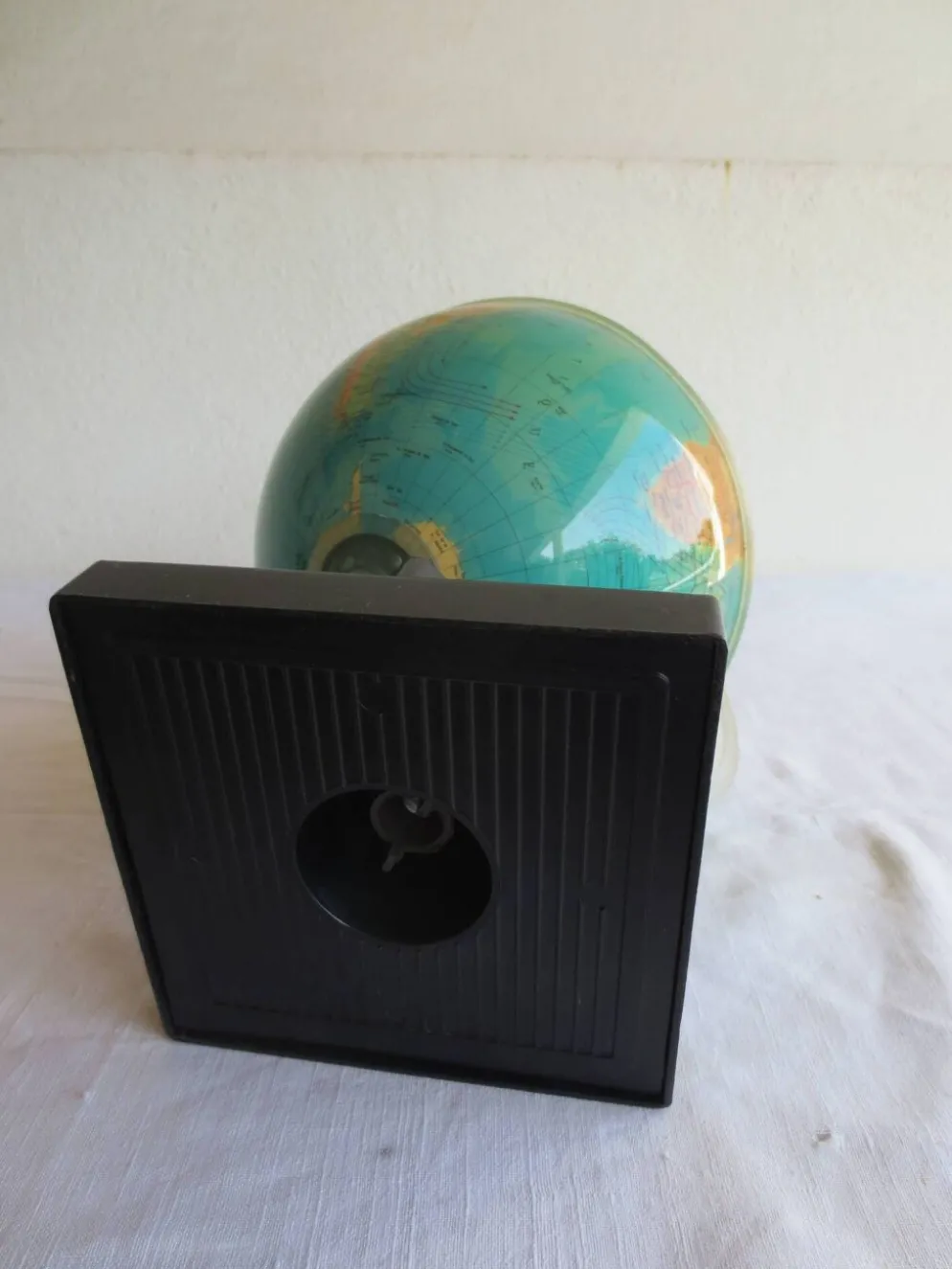globe terrestre /socle plastic noir