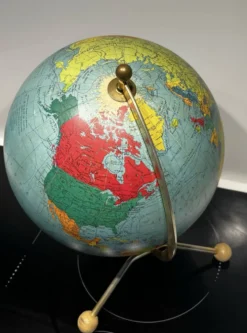 Globe terrestre tripode 1969