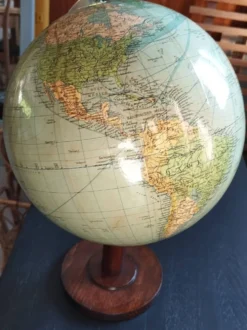 Globe terrestre vintage Columbus des années 50
